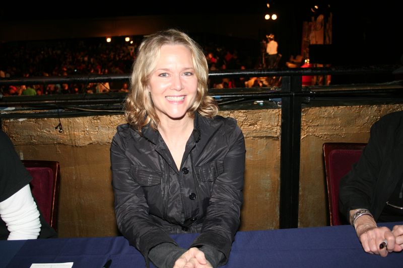 Photo Coverage: 23rd Annual Broadway Flea Market & Grand Auction - Celebrity Tables — photo 2 of 73