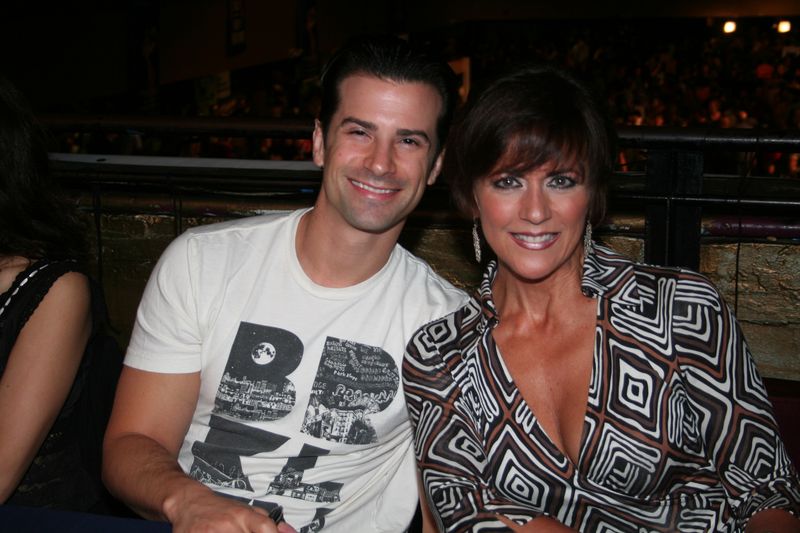 Photo Coverage: 23rd Annual Broadway Flea Market & Grand Auction - Celebrity Tables — photo 12 of 73