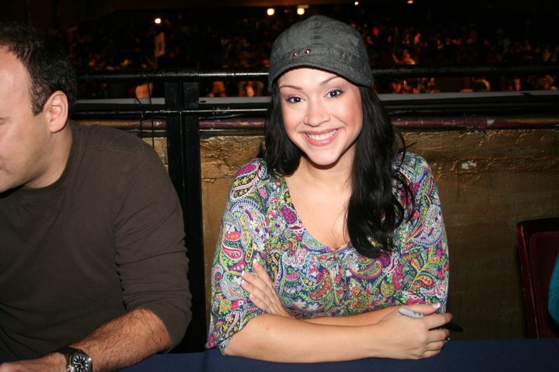 Photo Coverage: 23rd Annual Broadway Flea Market & Grand Auction - Celebrity Tables — photo 33 of 73