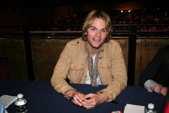 Photo Coverage: 23rd Annual Broadway Flea Market & Grand Auction - Celebrity Tables — photo 43 of 73