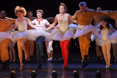 Kiril Kulish, Haydn Gwynne, Gregory Jbara and the Billy Elliot cast Photo