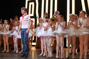 Kiril Kulish and the ballet girls @ BroadwayWorld Kiril Kulish and the ballet girls Photo