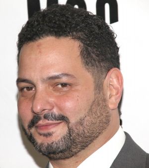  Alexander Dinelaris Photo