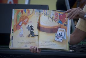 Bernadette Peters reads Broadway Barks @ BroadwayWorld Bernadette Peters reads Broadway Barks Photo