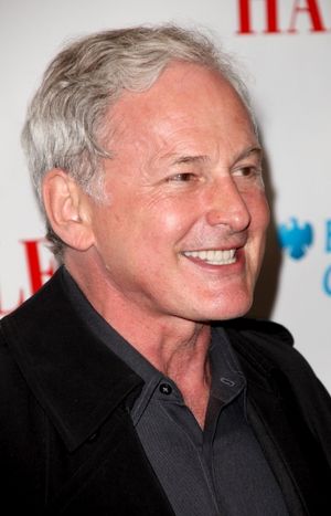 Victor Garber Photo
