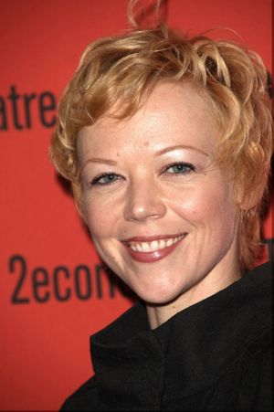 Emily Bergl Photo