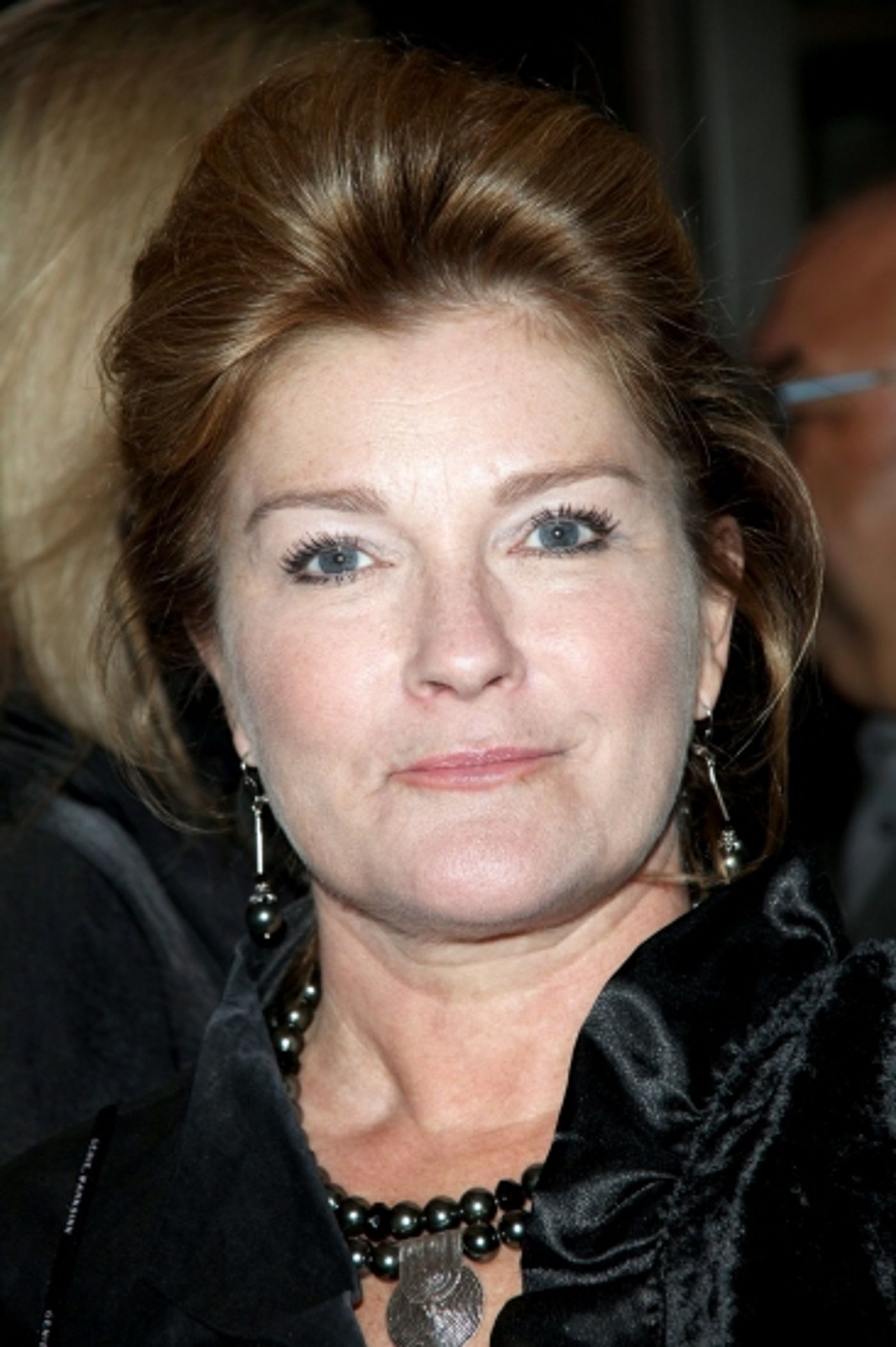 Photo Coverage: THE ROYAL FAMILY - Opening Night Arrivals  Image