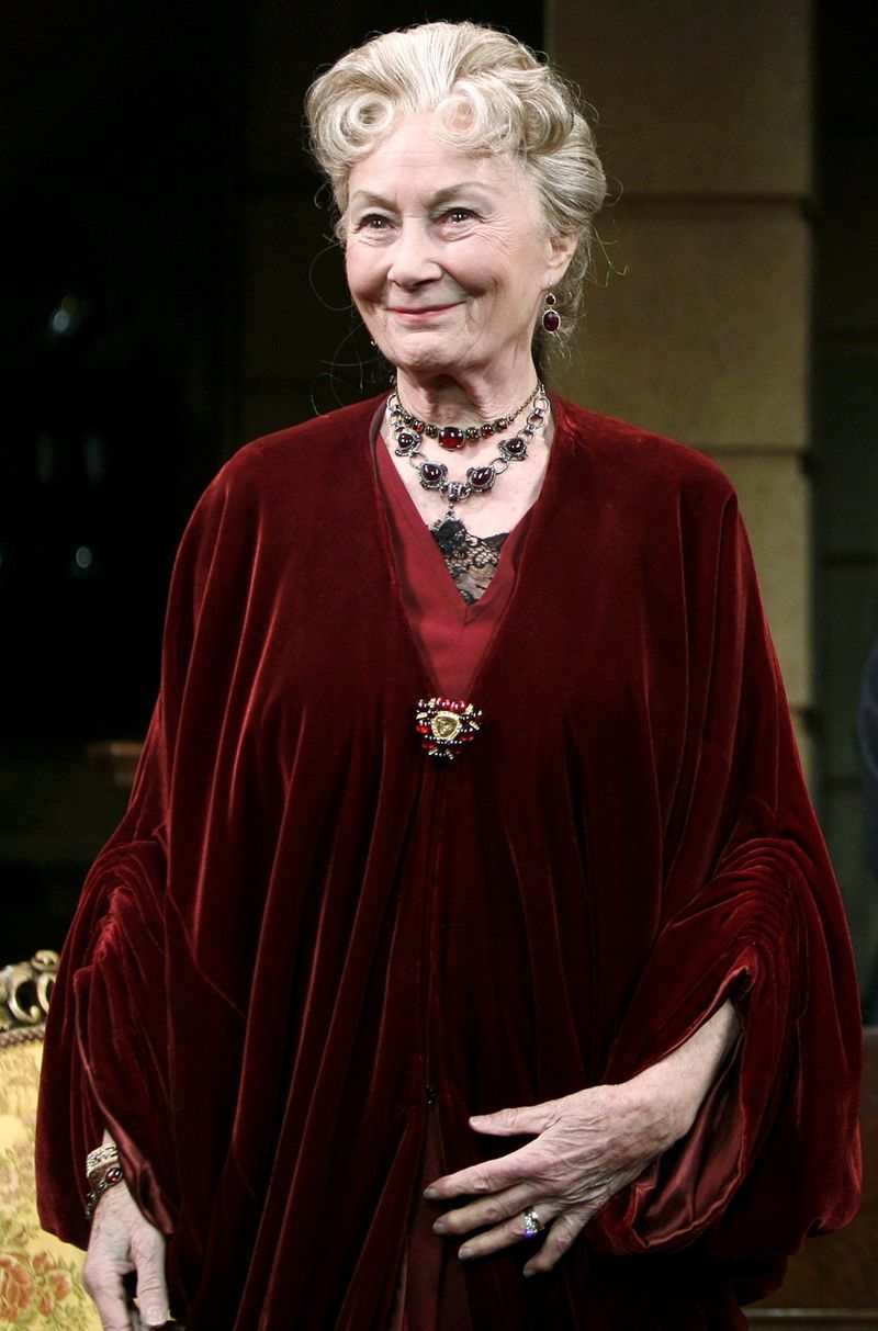 Photo Coverage: THE ROYAL FAMILY - Curtain Call — photo 29 of 45