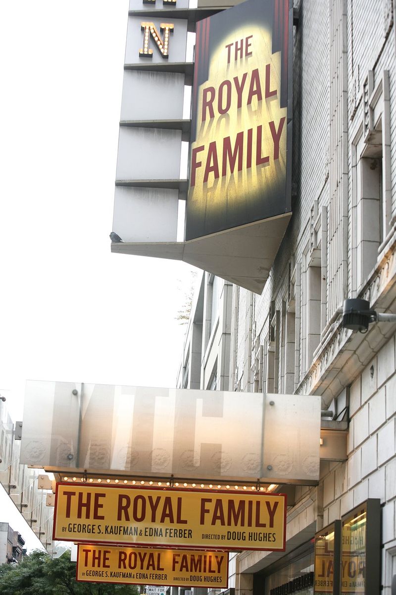 Photo Coverage: THE ROYAL FAMILY - Curtain Call — photo 2 of 45