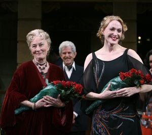 Rosemary Harris , Tony Roberts and Jan Maxwell
 Photo