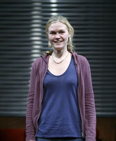 Julia Stiles Photo
