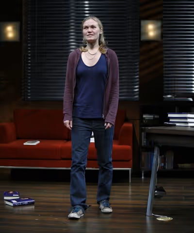 Julia Stiles Photo