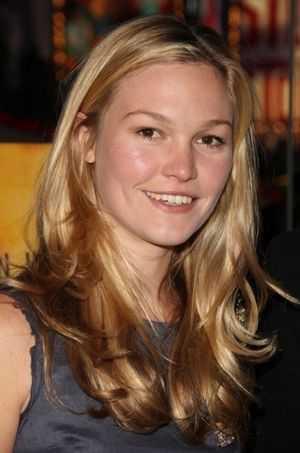 Julia Stiles Photo