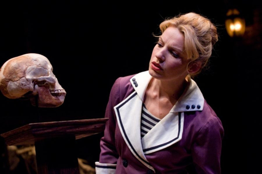 Photo Flash:  Steppenwolf Theatre Presents FAKE Image