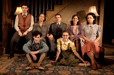 Santino Fontana, Laurie Metcalf, Dennis Boutsikaris, Jessica Hecht, Alexandra Socha,  Photo