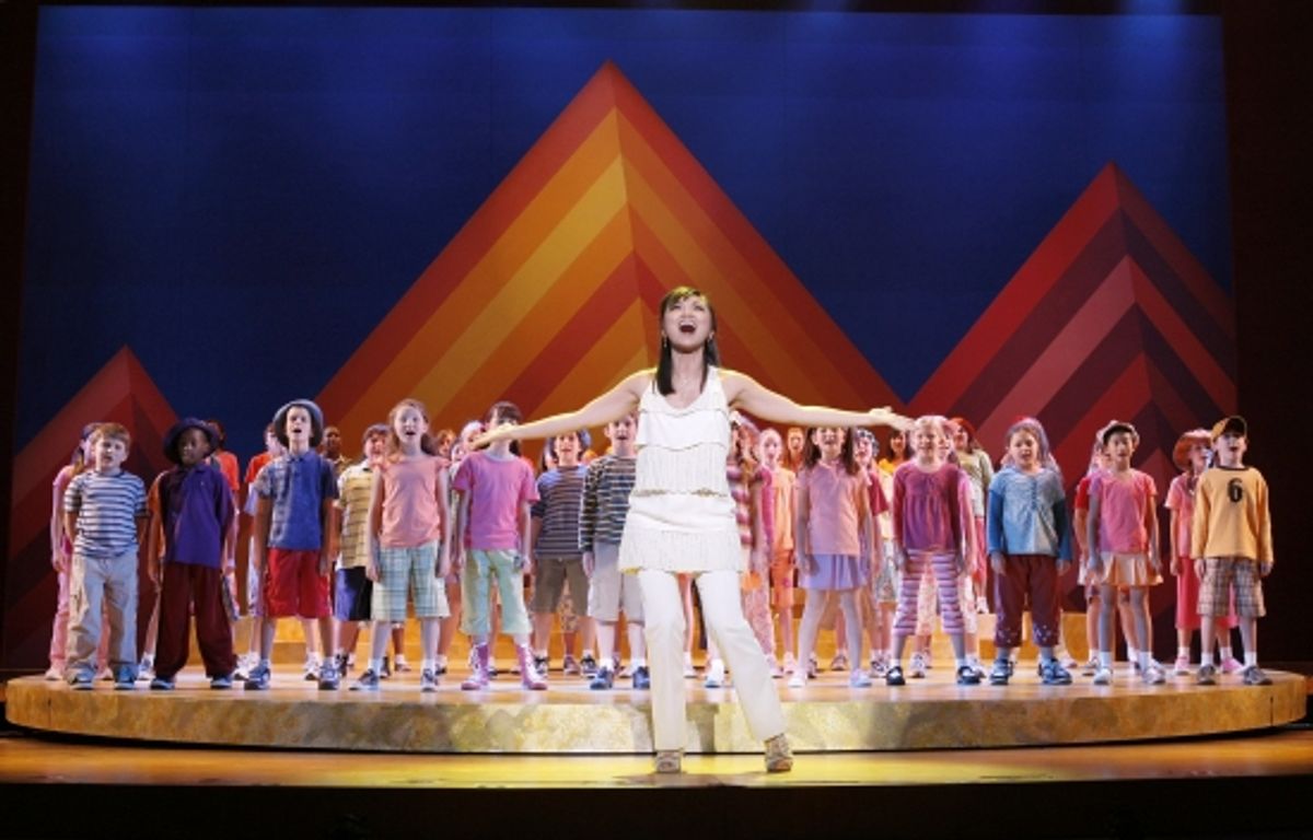 Jennifer Paz and cast at 