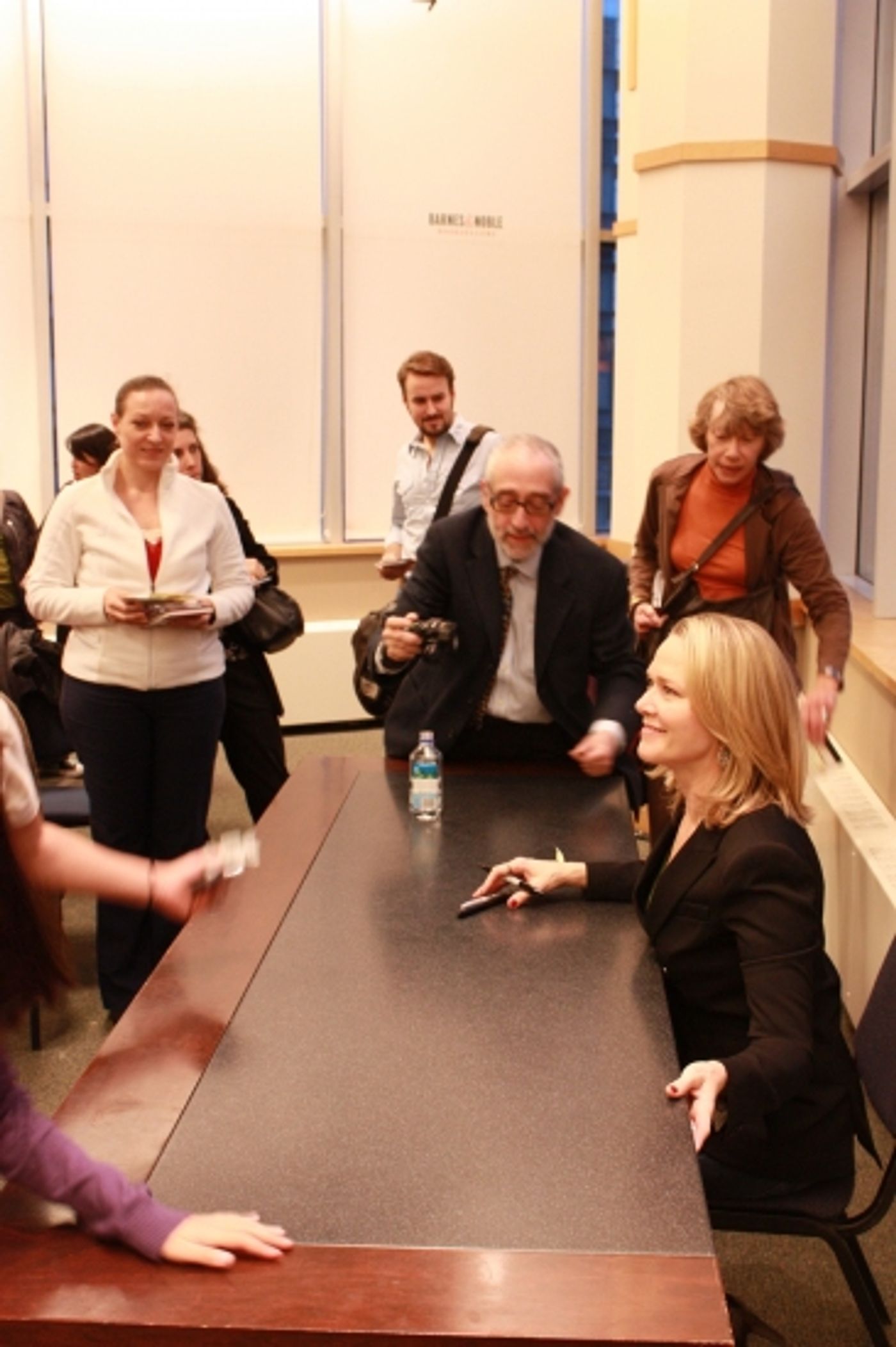 Photo Flash: Rebecca Luker Celebrates GREENWICH TIME at Barnes & Noble  Image