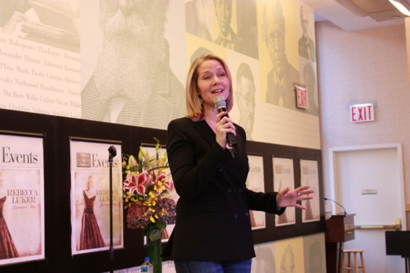 Photo Flash: Rebecca Luker Celebrates GREENWICH TIME at Barnes & Noble  Image