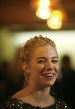  Sienna Miller Photo