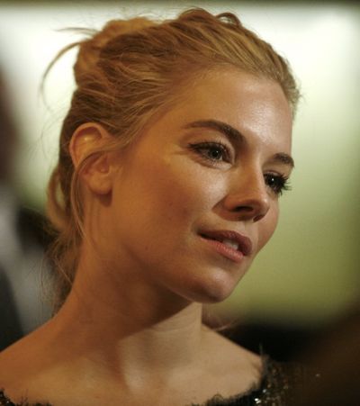  Sienna Miller Photo