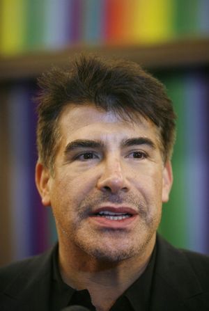 Bryan Batt @ BroadwayWorld Bryan Batt Photo