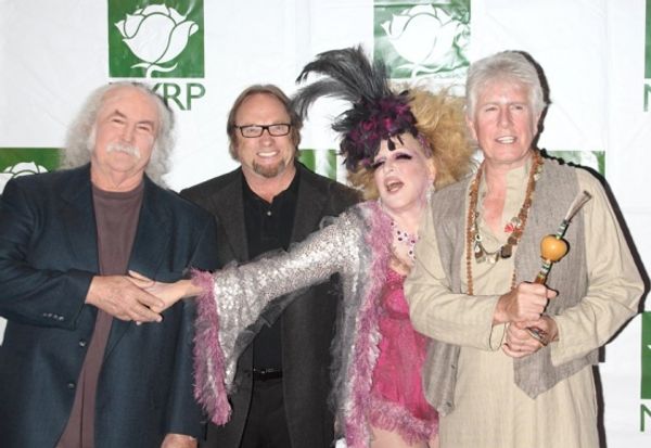 David Crosby, Stephen Stills, Bette Midler and Graham Nash Photo