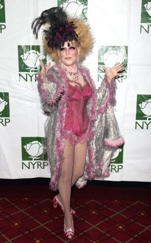 Bette Midler Photo
