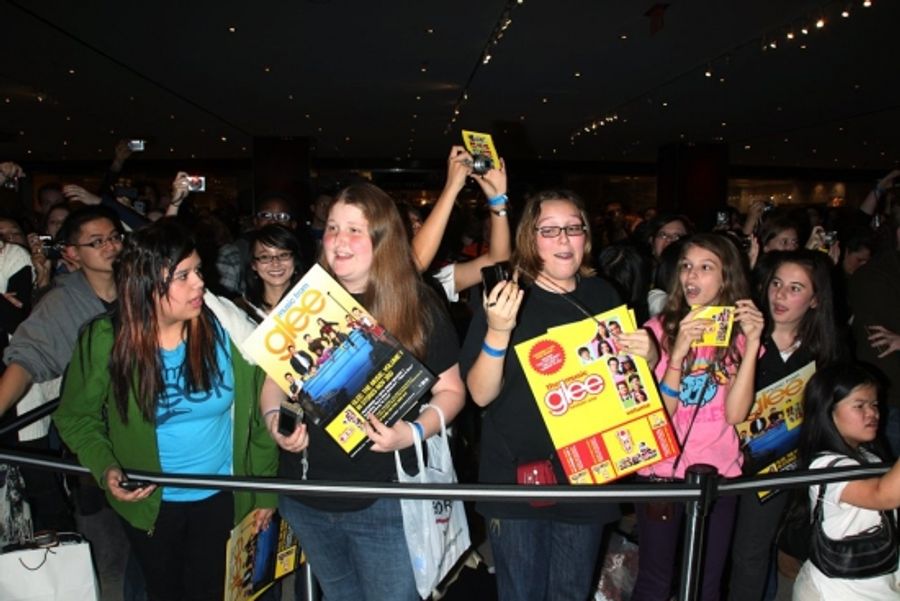 Photo Coverage: The Cast of Fox's GLEE Celebrate CD Release at Borders Columbus Circle Image