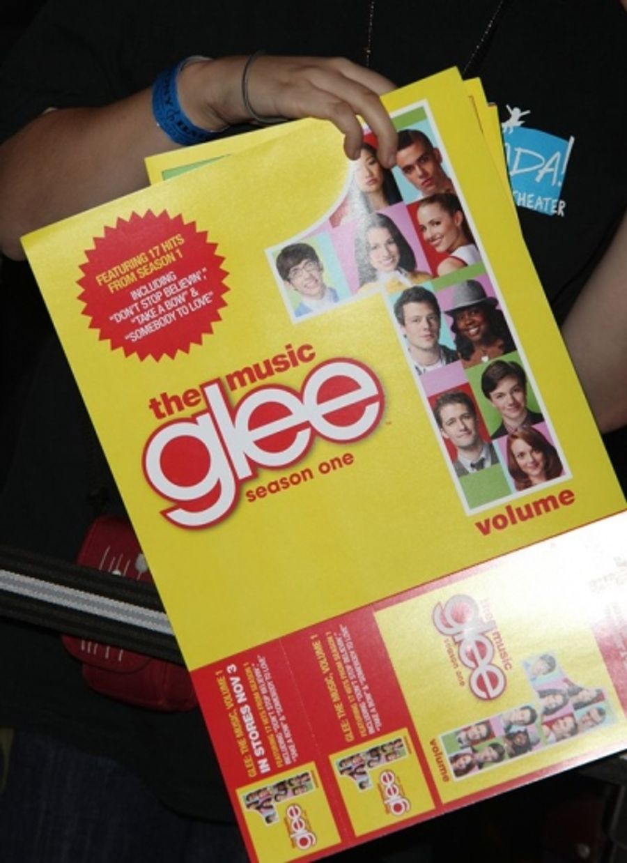 Photo Coverage: The Cast of Fox's GLEE Celebrate CD Release at Borders Columbus Circle Image