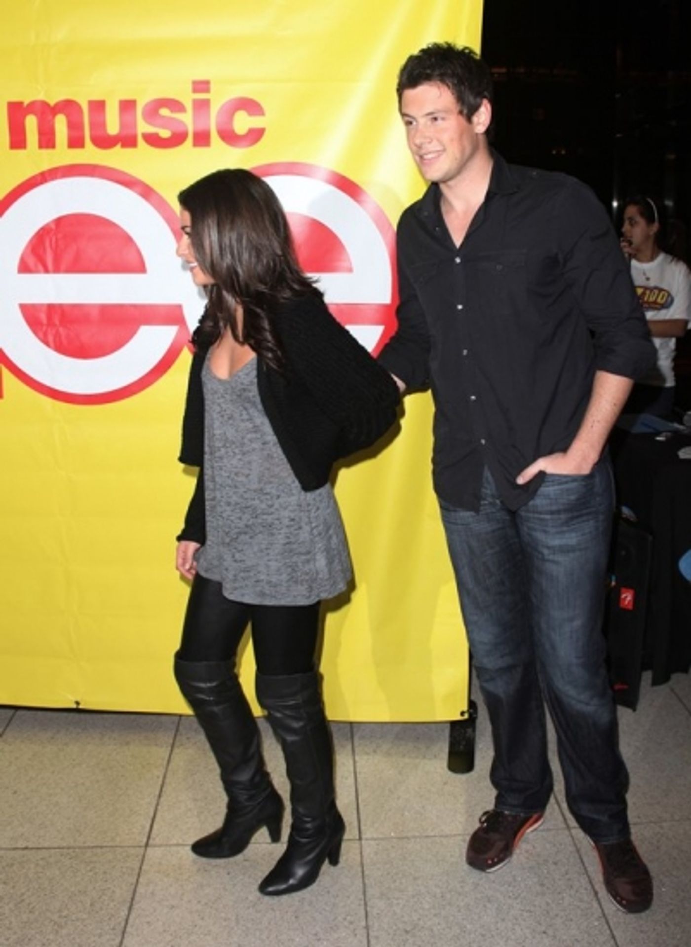 Photo Coverage: The Cast of Fox's GLEE Celebrate CD Release at Borders Columbus Circle  Image