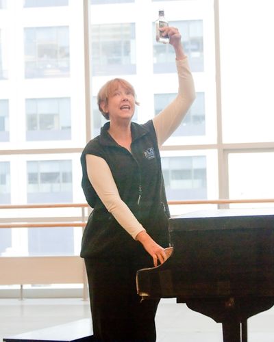 Harriet Harris Photo