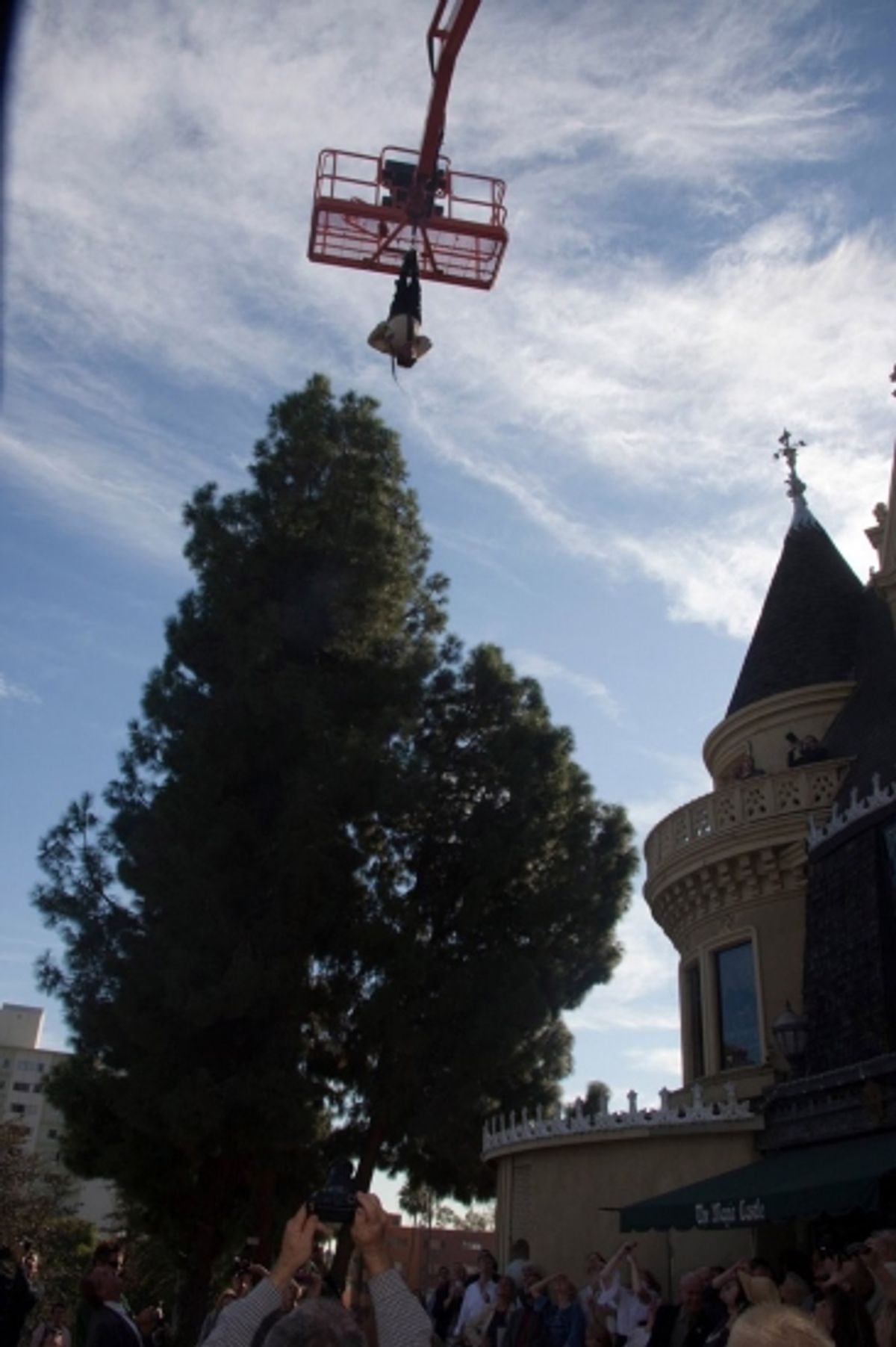 Jim Bentley - performs Houdini escape at 