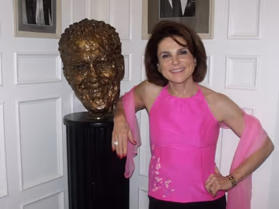 Tovah Feldshuh Photo
