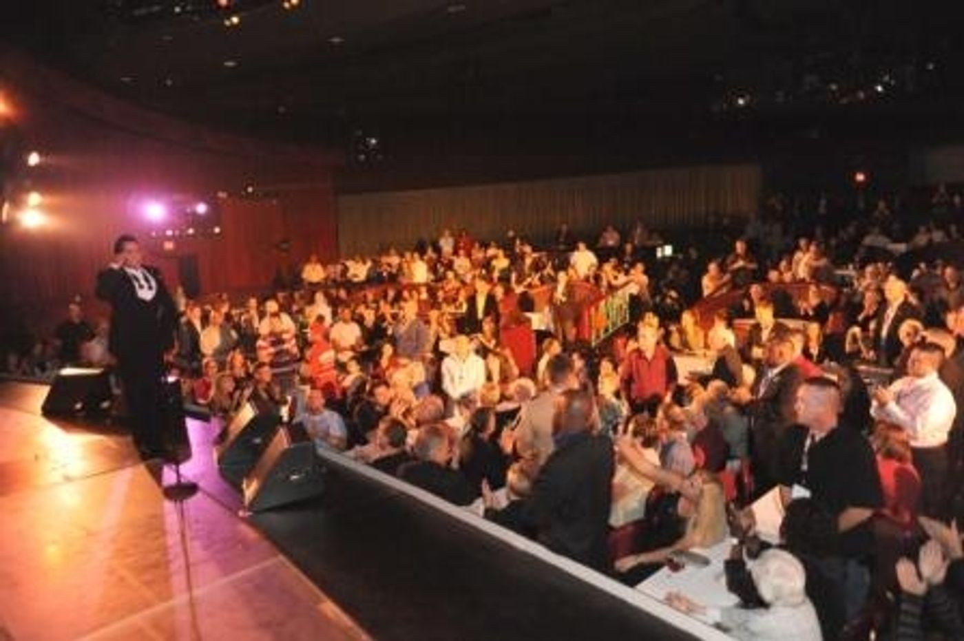 Photo Flash: Wayne Newton Honors Veterans Including 