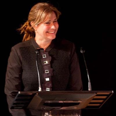 Lorraine Bracco Photo