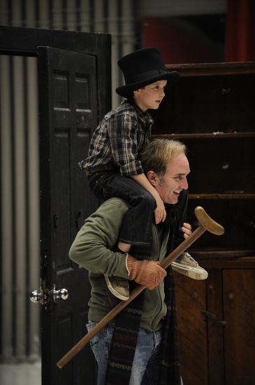 Photo Flash: Goodman Theatre's A CHRISTMAS CAROL In Rehearsal — photo 12 of 14