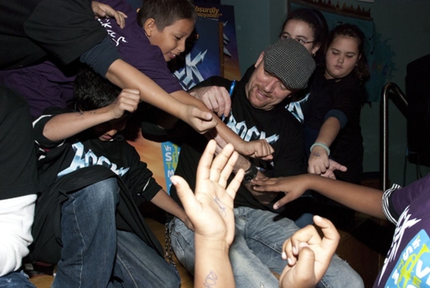 Photo Coverage: ROCK OF AGES and VH1 Save The Music Visit PS/IS 111  Image