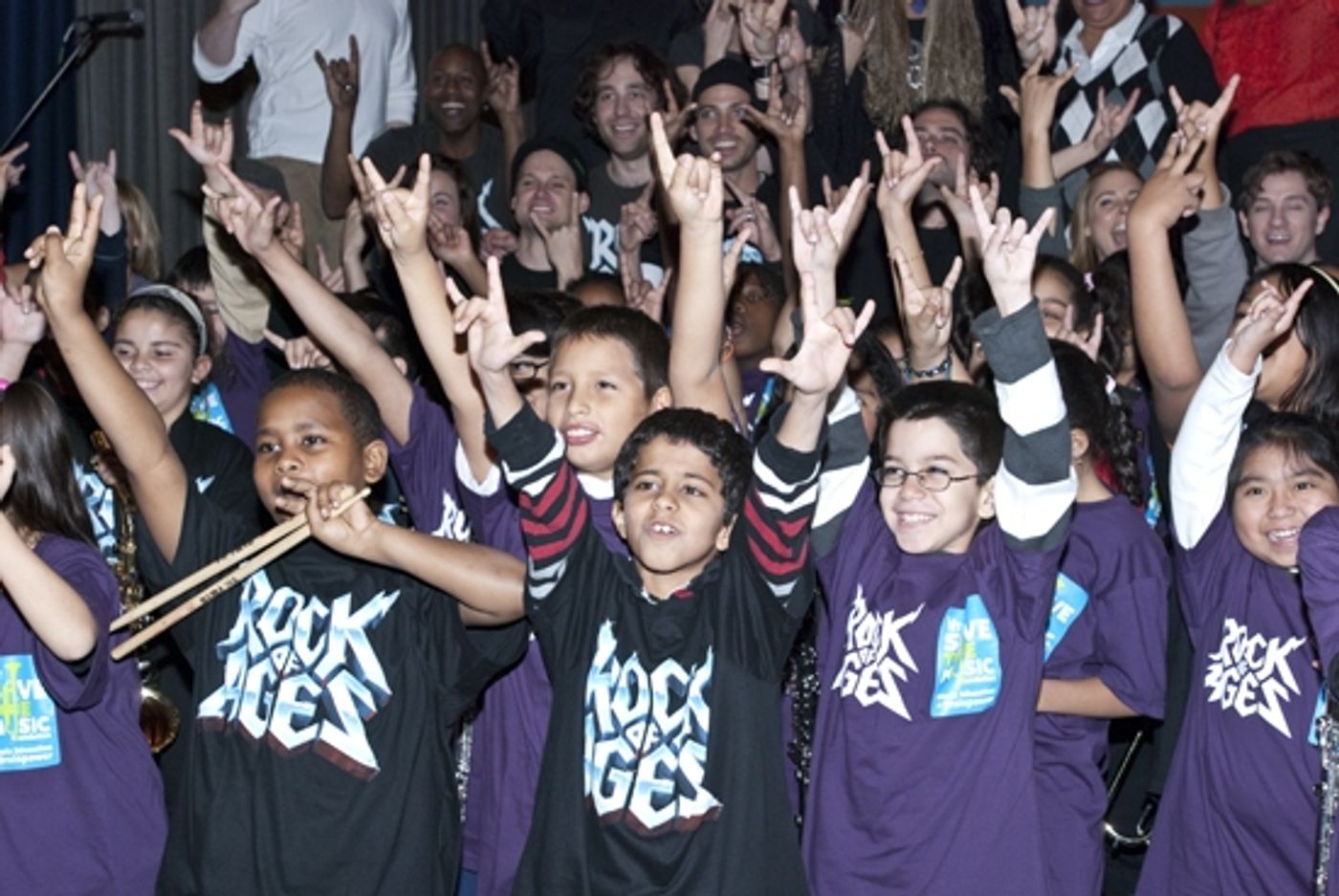 Photo Coverage: ROCK OF AGES and VH1 Save The Music Visit PS/IS 111  Image