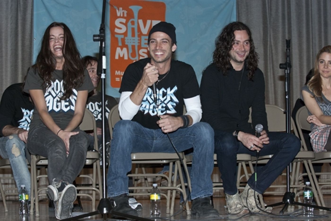 Photo Coverage: ROCK OF AGES and VH1 Save The Music Visit PS/IS 111  Image