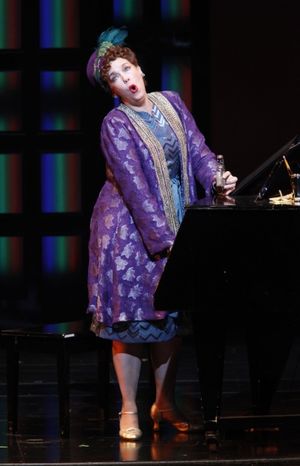 Harriet Harris Photo