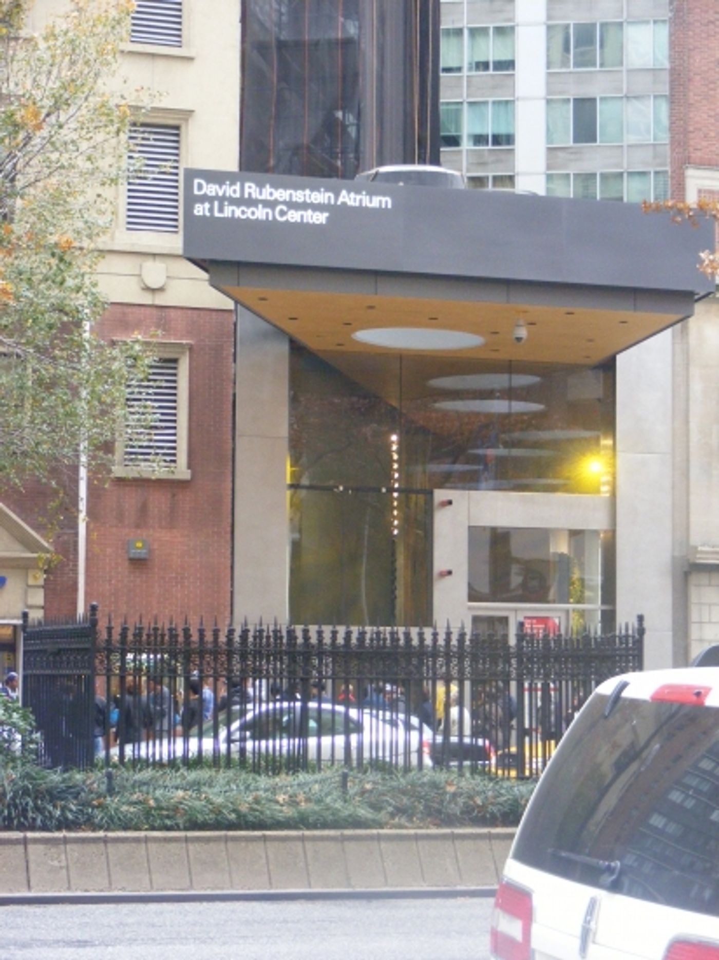 Photo Coverage: Bernadette Peters Opens Lincoln Center's David Rubenstein Atrium Photo Coverage: Bernadette Peters Opens Lincoln Center's David Rubenstein Atrium Image