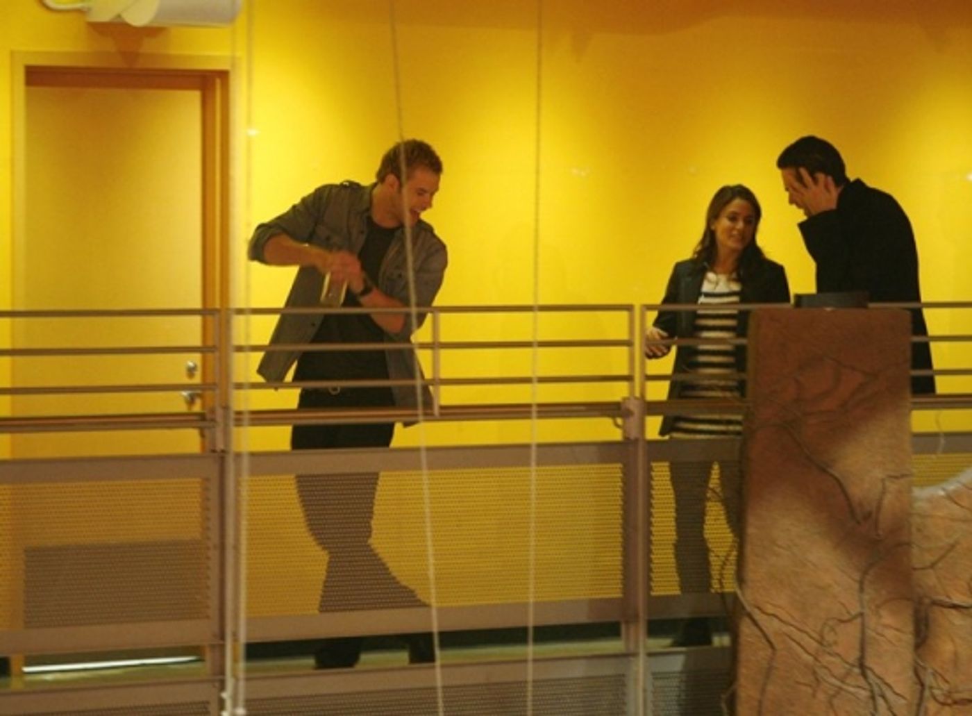 Photo Coverage: 'TWILIGHT: New Moon' Stars Nikki Reed and Kellan Lutz Visit Toys R Us Photo Coverage: 'TWILIGHT: New Moon' Stars Nikki Reed and Kellan Lutz Visit Toys R Us Image