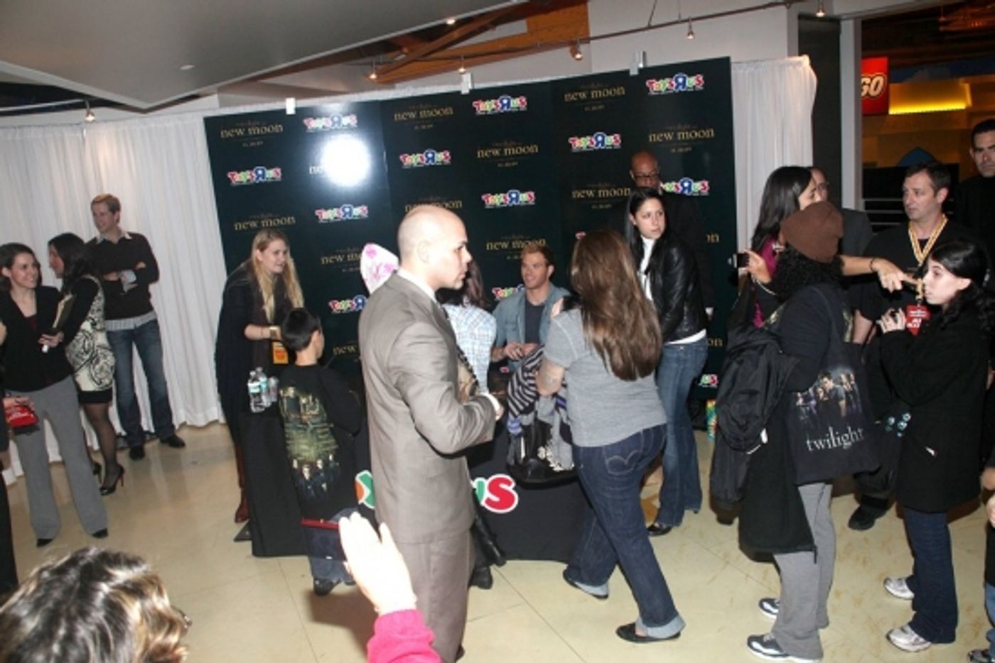 Photo Coverage: 'TWILIGHT: New Moon' Stars Nikki Reed and Kellan Lutz Visit Toys R Us Photo Coverage: 'TWILIGHT: New Moon' Stars Nikki Reed and Kellan Lutz Visit Toys R Us Image