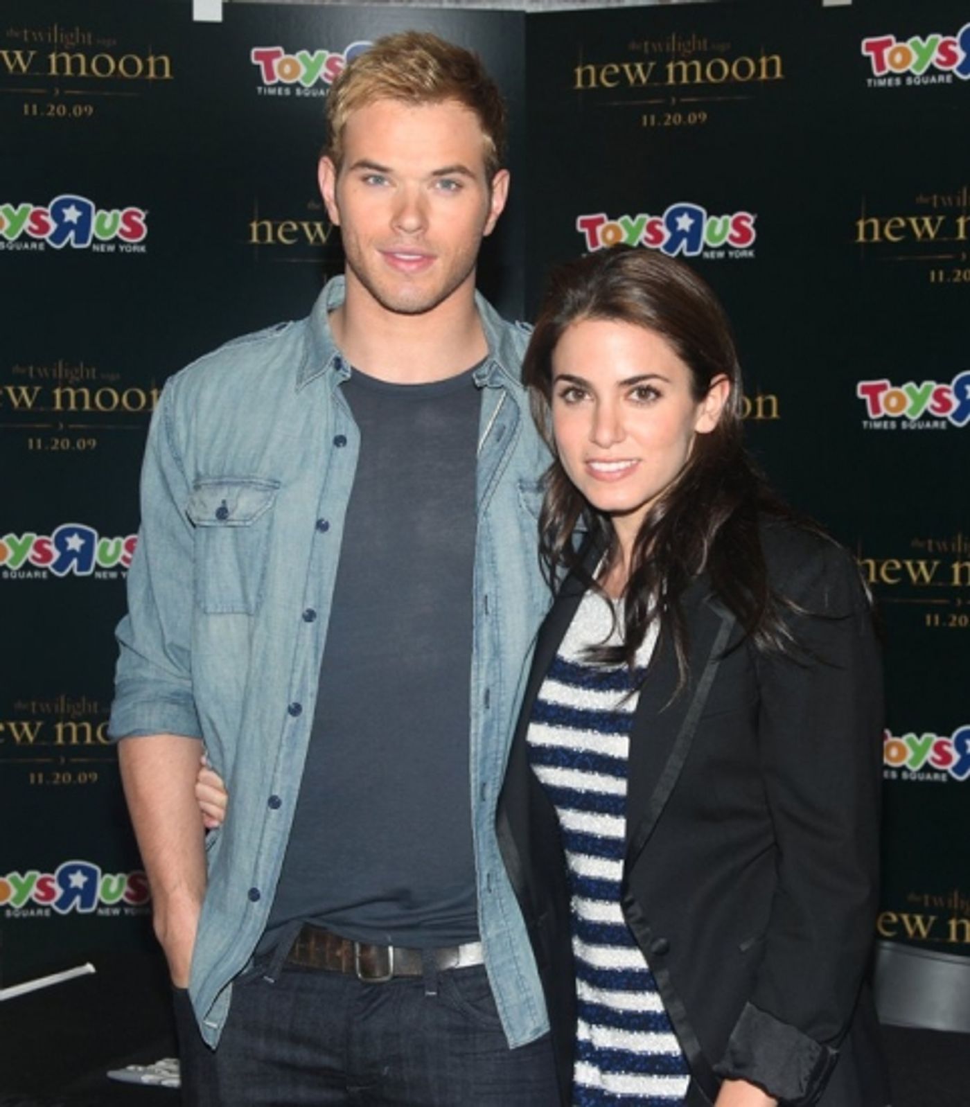 Photo Coverage: 'TWILIGHT: New Moon' Stars Nikki Reed and Kellan Lutz Visit Toys R Us  Image