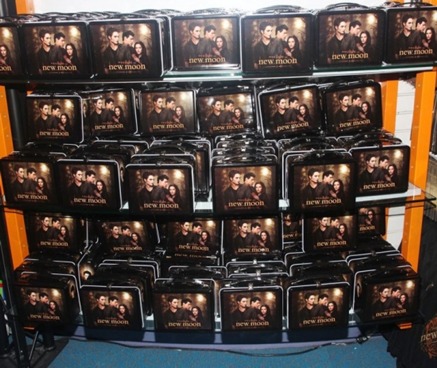 Photo Coverage: 'TWILIGHT: New Moon' Stars Nikki Reed and Kellan Lutz Visit Toys R Us Photo Coverage: 'TWILIGHT: New Moon' Stars Nikki Reed and Kellan Lutz Visit Toys R Us Image