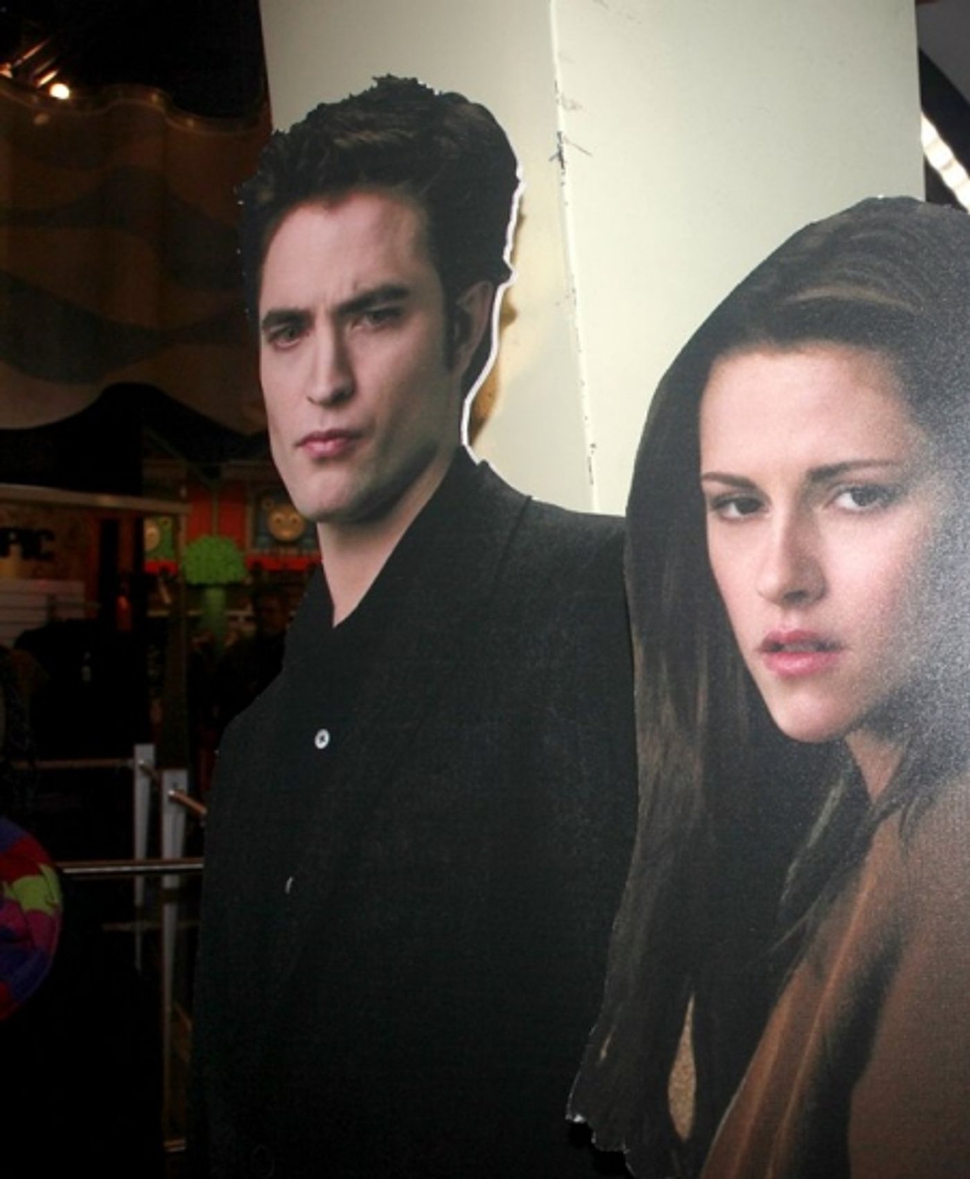 Photo Coverage: 'TWILIGHT: New Moon' Stars Nikki Reed and Kellan Lutz Visit Toys R Us Photo Coverage: 'TWILIGHT: New Moon' Stars Nikki Reed and Kellan Lutz Visit Toys R Us Image