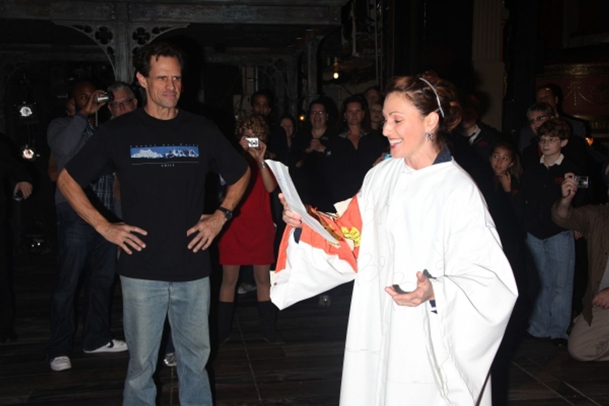 Lisa Gajda announces who is next to wear the Gypsy Robe at 