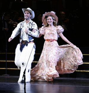 Chris Diamantopoulos & Becki Newton @ BroadwayWorld Chris Diamantopoulos & Becki Newton Photo