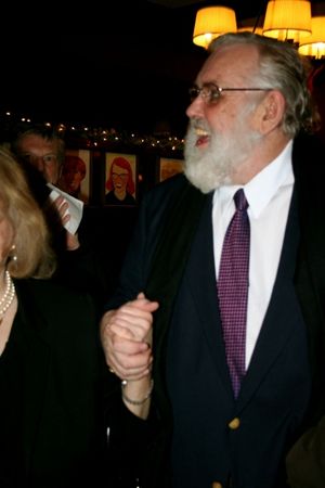 Jim Brochu enters Sardi's to thunderous applause! Photo