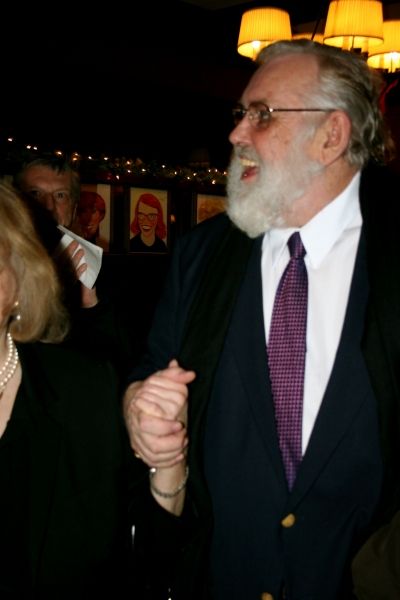 Jim Brochu enters Sardi's to thunderous applause! Photo